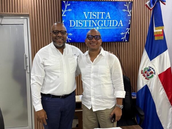 Exdiputado Luis Henríquez recibe visita del empresario Elmin Noboa