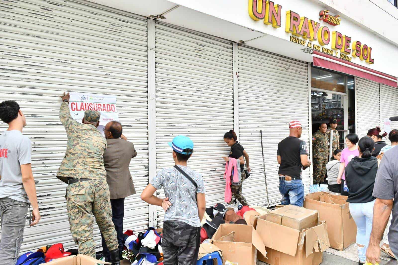 Denuncian comercios vinculados a chinos operarían con dominicanos como testaferros en Villa Mella