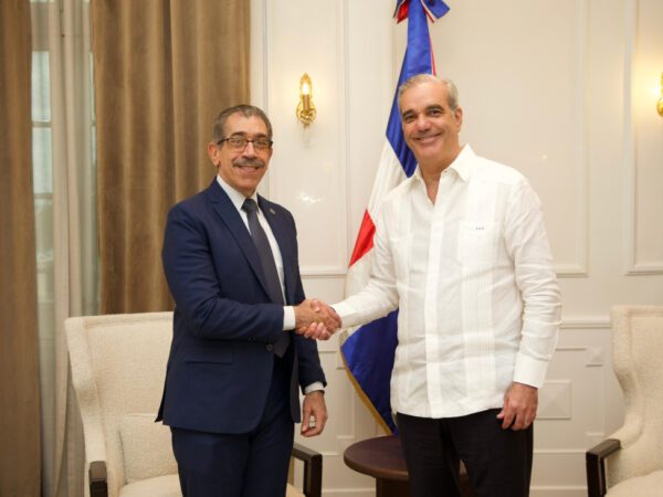 Luis Abinader se reúne con rector electo de la UASD
