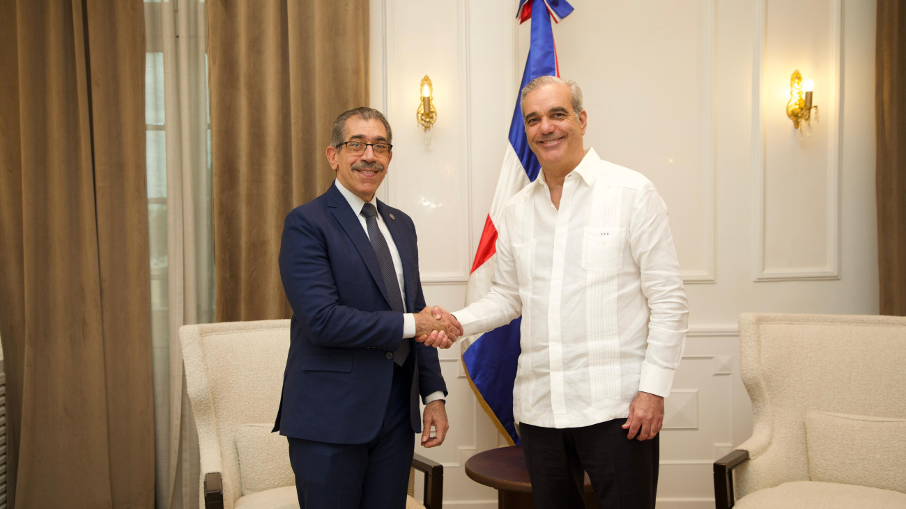 Luis Abinader se reúne con rector electo de la UASD