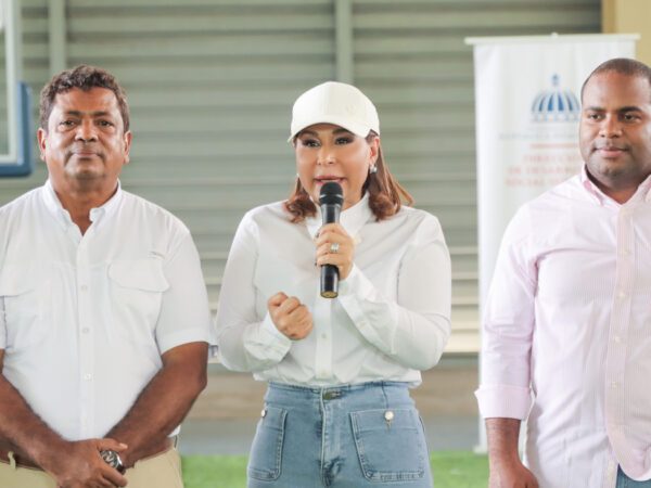 Supérate entrega Bono de Emergencia a 1,766 familias afectadas por inundaciones