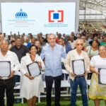 Presidente Abinader entrega 2,322 títulos de propiedad