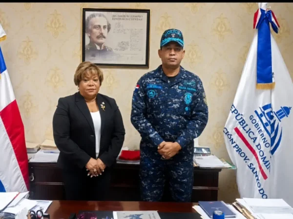 Director Regional Santo Domingo Oriental visita a gobernadora de la provincia Santo Domingo