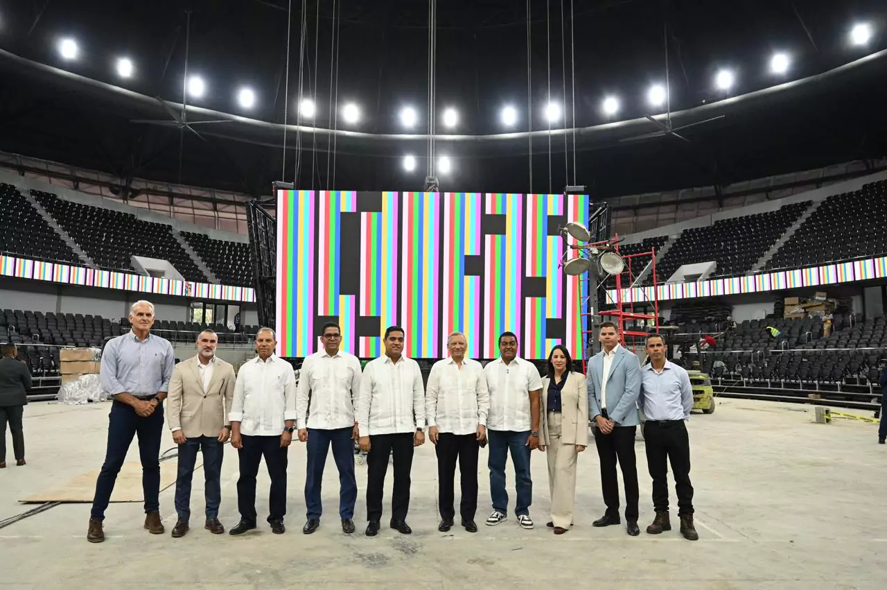 Leonardo Aguilera supervisa trabajos de remodelación de la Arena Banreservas Virgilio Travieso Soto