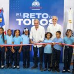 Presidente Abinader inaugura escuela en Sabana Perdida