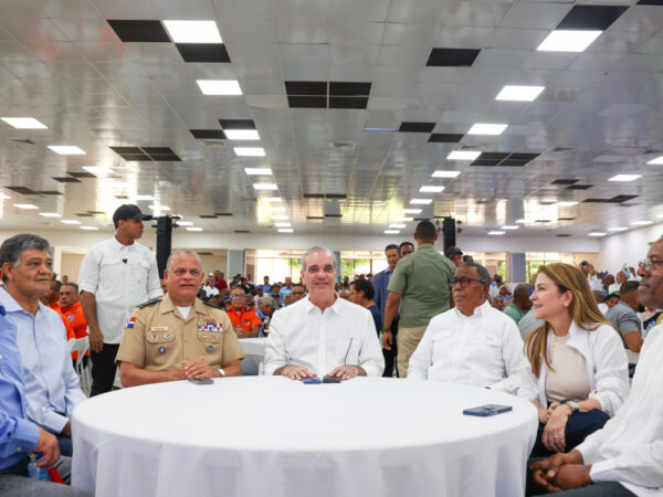 Presidente Abinader celebra el Día de los Padres