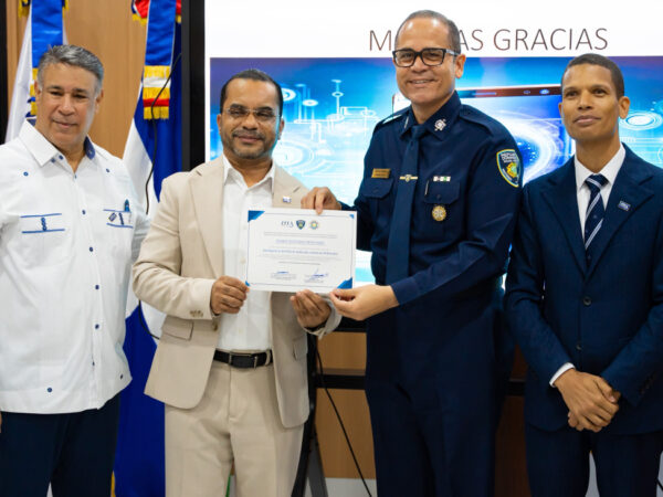 ITLA certifica en inteligencia artificial al alto mando de la Policía Nacional