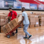 INABIE inicia distribución de más de 267 mil kits escolares en la región Este