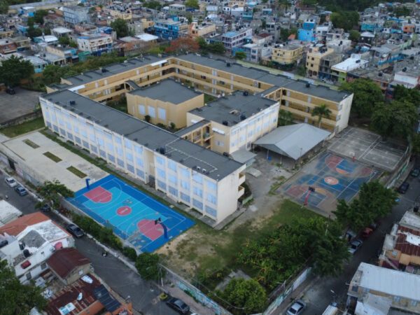 INEFI anuncia construcción de polideportivos y techados en sectores del Distrito Nacional