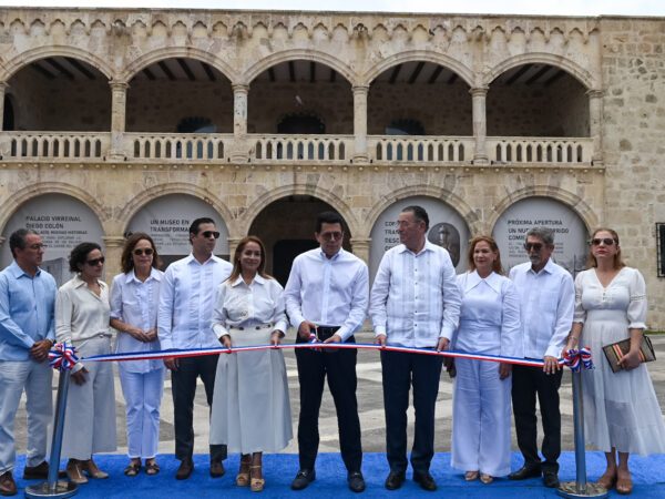 Ministro David Collado entrega el restaurado Museo Alcázar de Colón