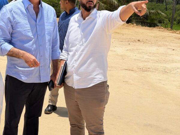 Alcalde de Nagua felicita al presidente Luis Abinader por su cumpleaños