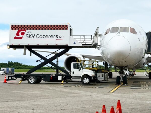 DNCD busca a empleados de Sky Caterers vinculados a frustrado envío de droga desde el AILA