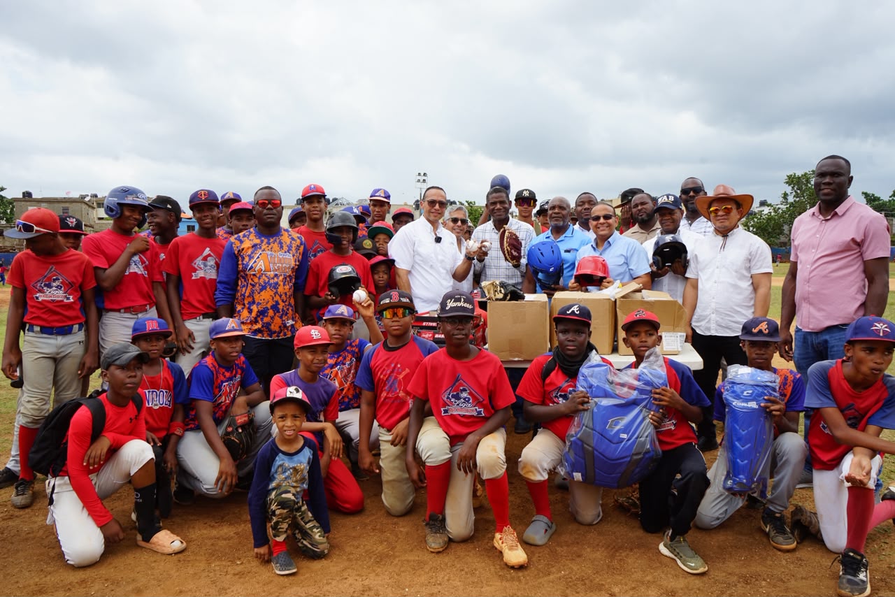 Equipo político de Wellington Arnaud comparte con niños y dirigentes deportivos de San José de Mendoza