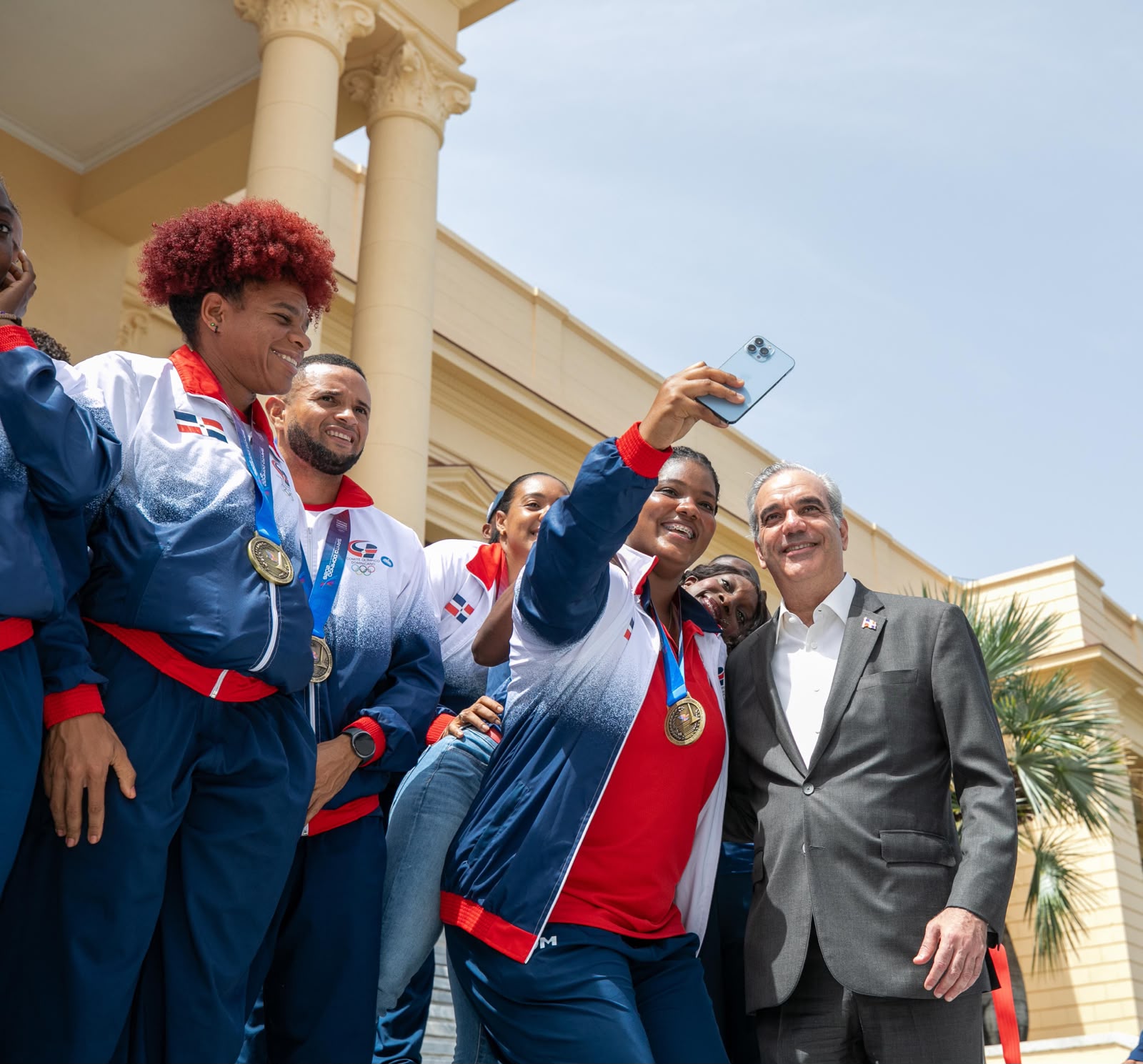 Presidente Abinader anuncia que medallistas serán incorporados al PARNI
