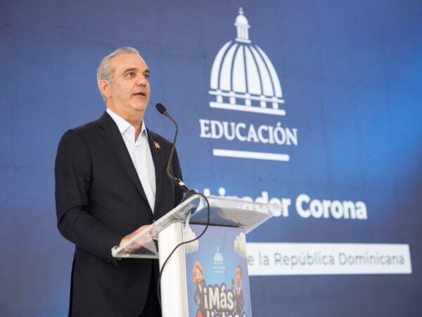 Presidente Abinader deja iniciado el nuevo año escolar 2026-2027