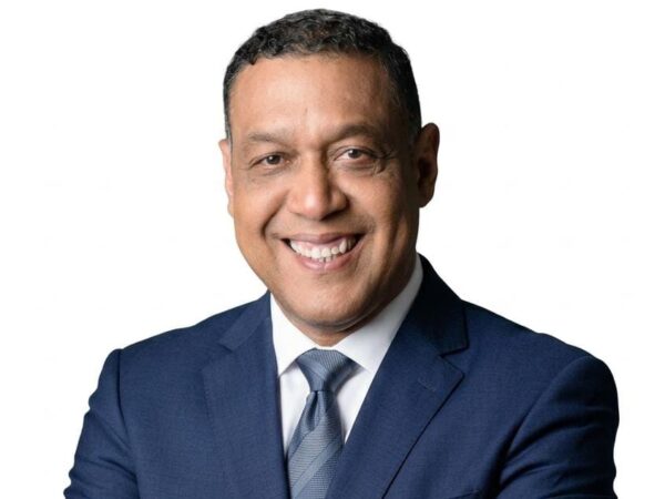 Exregidor Alfredo Pichardo califica de “alarmante” el colapso de los bomberos en Santo Domingo Este