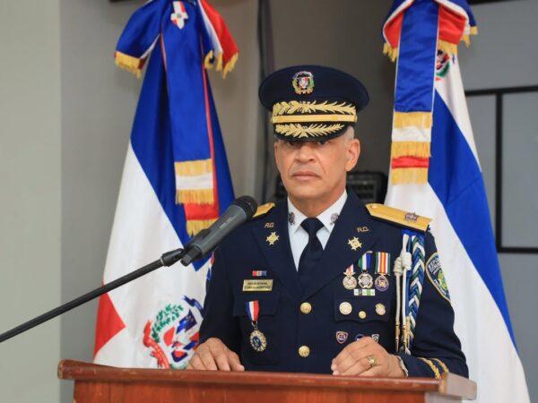 Nuevo director de la Policía Nacional se reúne con mandos policiales