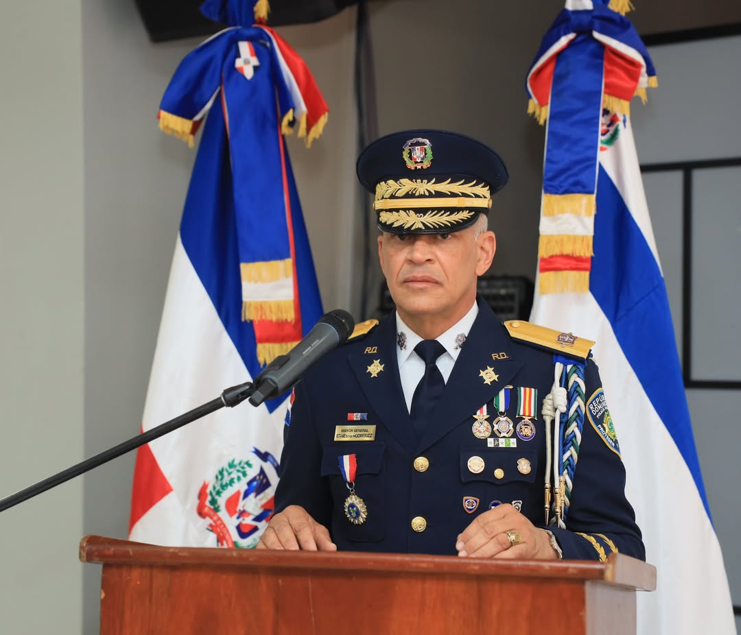 Nuevo director de la Policía Nacional se reúne con mandos policiales
