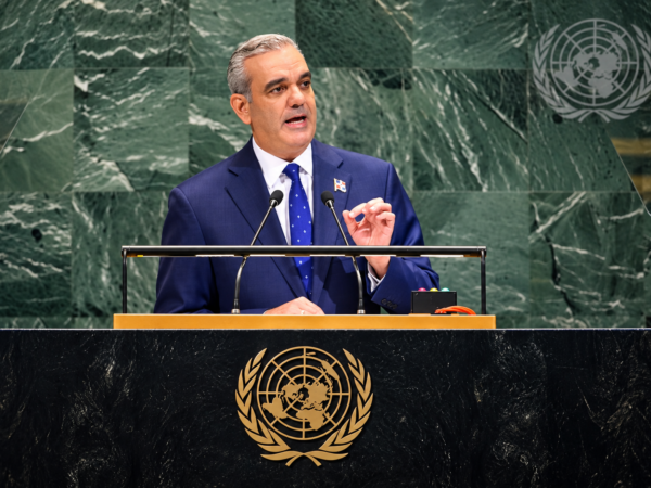 Abinader destaca ante la ONU reducción de la pobreza y récords de inversión extranjera y exportaciones