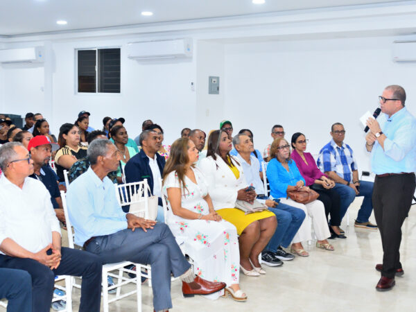 Rafael Castillo acusa al alcalde Dío Astacio de convertir a Santo Domingo Este en un “vertedero”