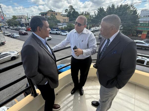 Rafael Castillo llama a munícipes de SDE a fiscalizar al alcalde y evitar que los vuelvan a “cubear”