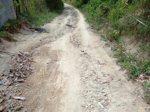 Moradores de La Sabaneta piden asfaltado de sus calles