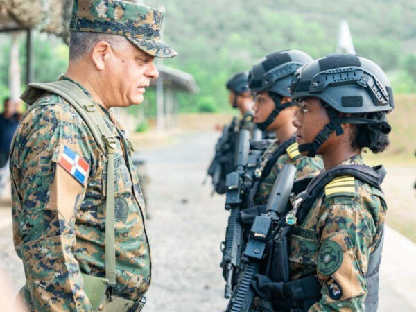 Ministerio de Defensa gradúa cadetes especializados en operaciones tácticas