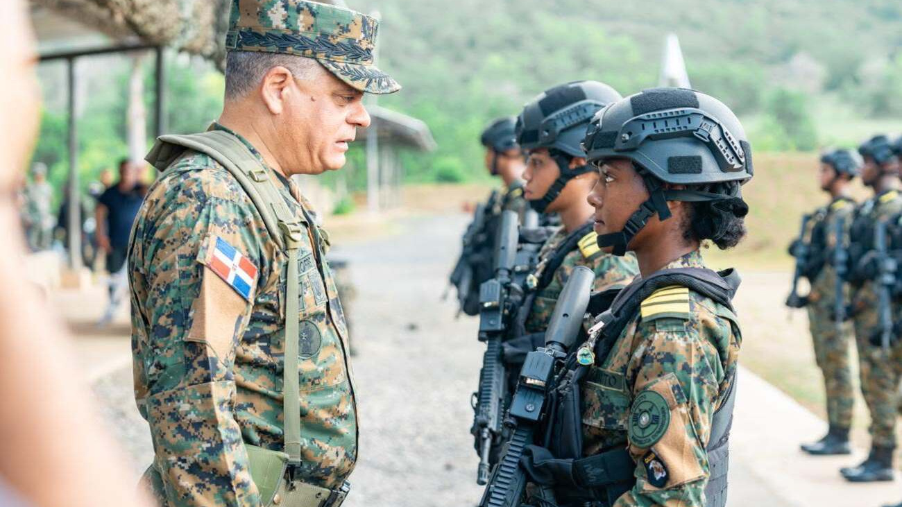 Ministerio de Defensa gradúa cadetes especializados en operaciones tácticas