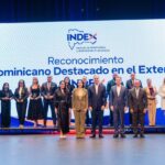 Presidente Luis Abinader reconoce a 14 dominicanos destacados en Estados Unidos