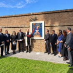 Abinader pide al pueblo dominicano unirse en oración por la salud del papa León XIV