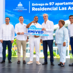Presidente Abinader entrega 97 apartamentos en Santo Domingo Este