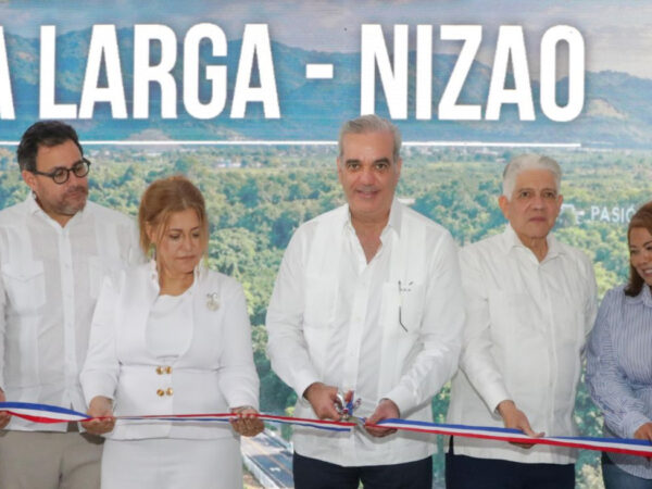 Abinader inaugura carretera Nizao-Sabana Larga-Ocoa