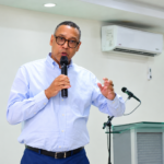 Alfredo Pichardo denuncia colapso del drenaje pluvial en Santo Domingo Este