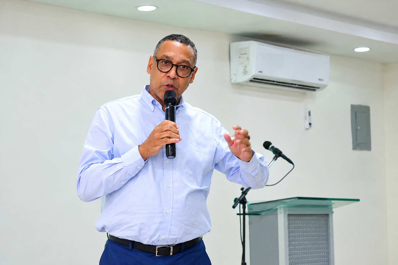 Alfredo Pichardo denuncia colapso del drenaje pluvial en Santo Domingo Este