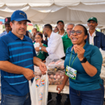 Fuerza del Pueblo beneficia a cientos de familias de Santo Domingo Este