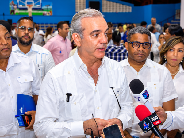 Abinader advierte que bandas criminales haitianas serán enfrentadas como terroristas si intentan acercarse a la frontera
