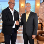 Foto de Jesús Colón junto a Manuel Jiménez genera controversia en Santo Domingo Este