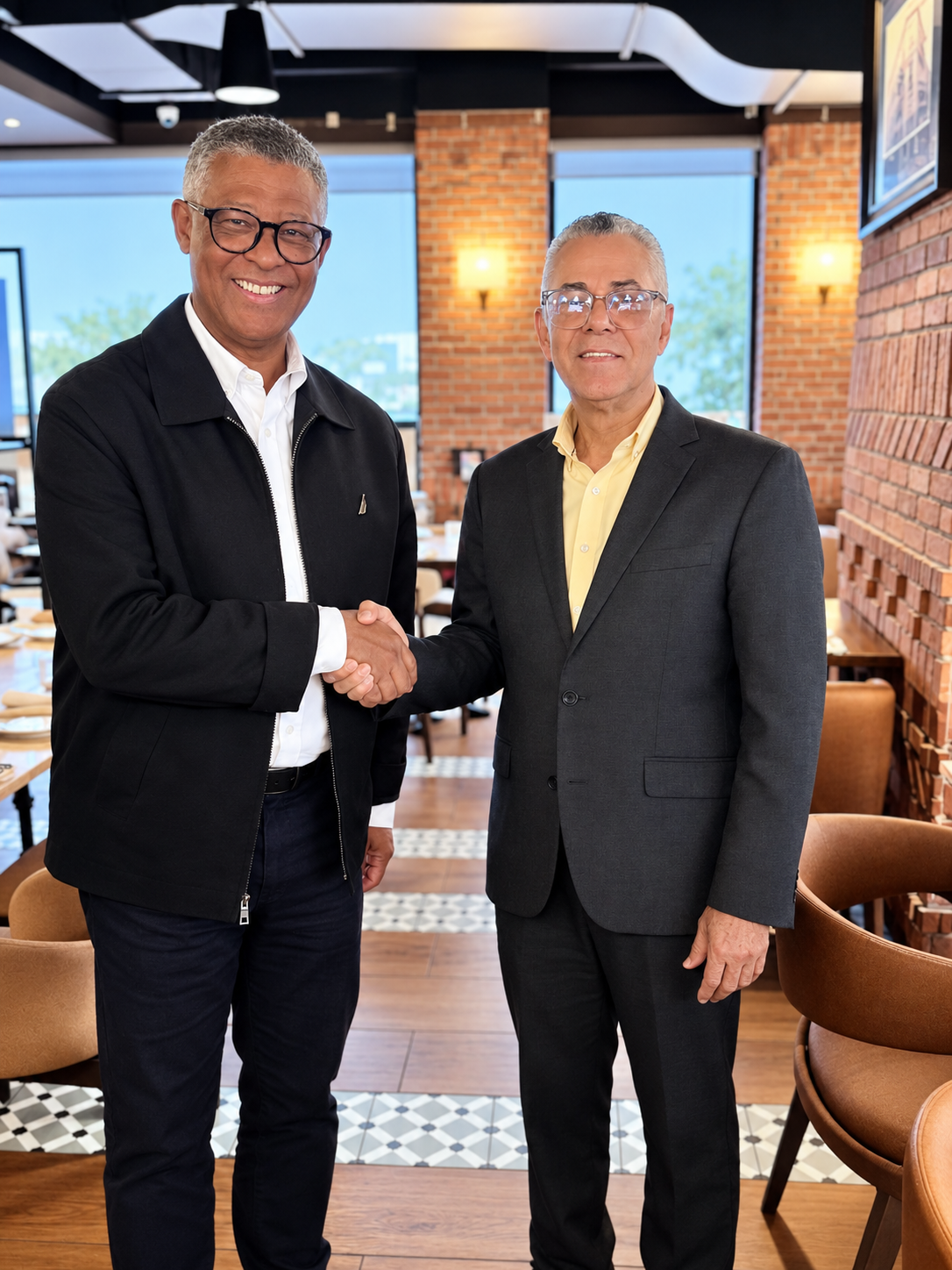 Foto de Jesús Colón junto a Manuel Jiménez genera controversia en Santo Domingo Este
