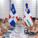 Ministro de Defensa encabeza reuniones estratégicas con altos mandos militares